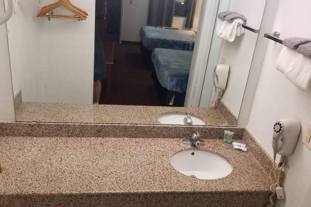 Apartment 2 Queen Beds 125 Stillwater