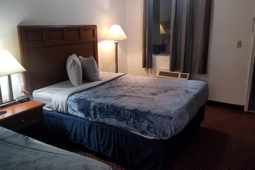 Apartment 2 Queen Beds 125 *